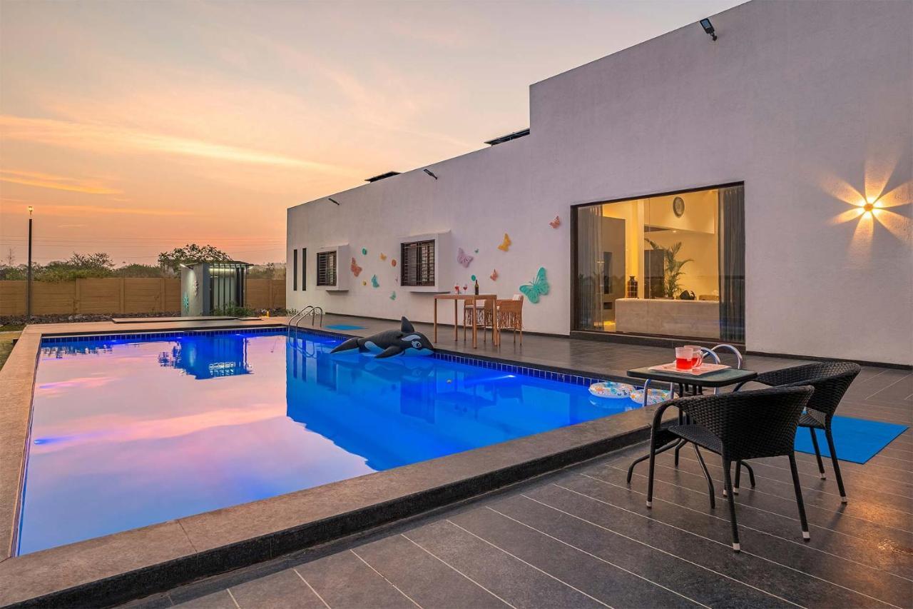 Stayvista'S Le Bon Horizon - Hillside Elegance With Chic Interiors, Poolside Serenity & Picturesque Gazebo - Proximity To Sula Нашик Екстериор снимка