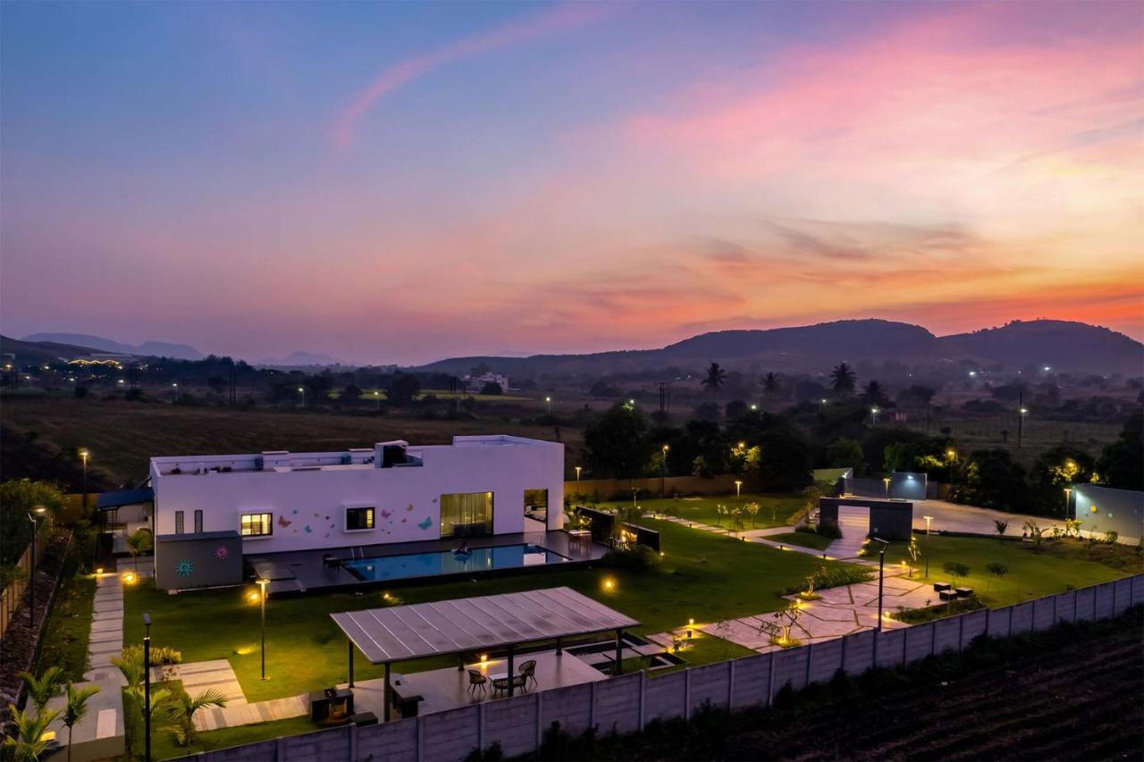 Stayvista'S Le Bon Horizon - Hillside Elegance With Chic Interiors, Poolside Serenity & Picturesque Gazebo - Proximity To Sula Нашик Екстериор снимка