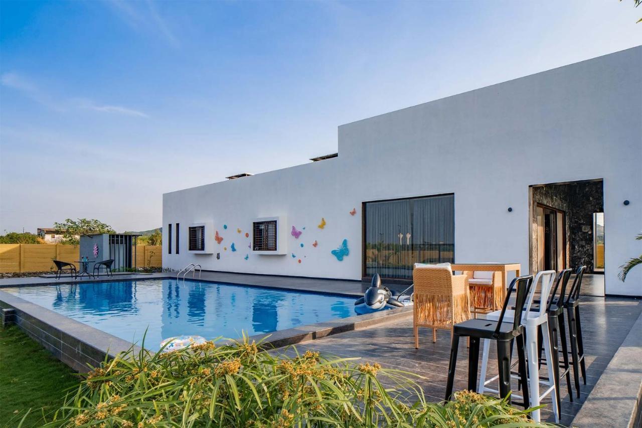 Stayvista'S Le Bon Horizon - Hillside Elegance With Chic Interiors, Poolside Serenity & Picturesque Gazebo - Proximity To Sula Нашик Екстериор снимка