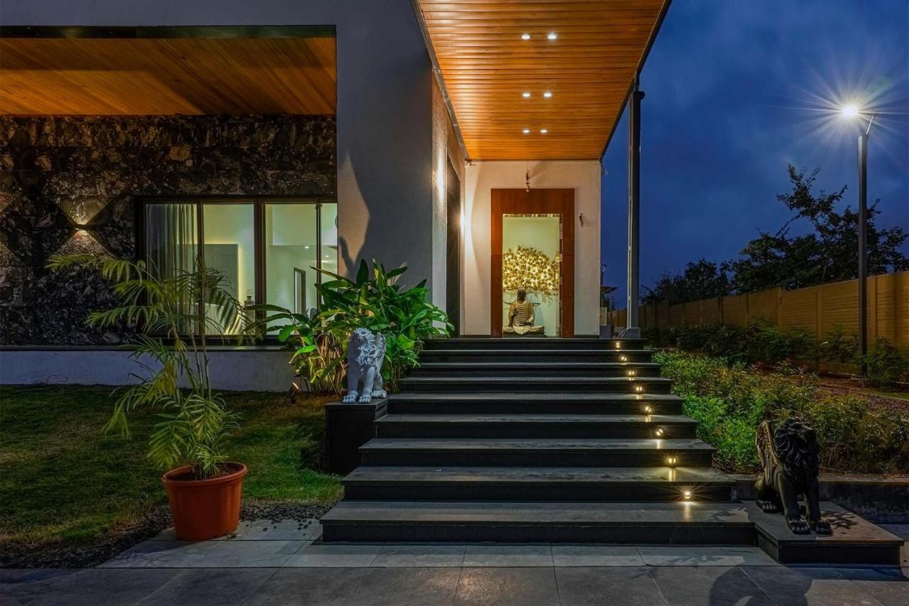 Stayvista'S Le Bon Horizon - Hillside Elegance With Chic Interiors, Poolside Serenity & Picturesque Gazebo - Proximity To Sula Нашик Екстериор снимка