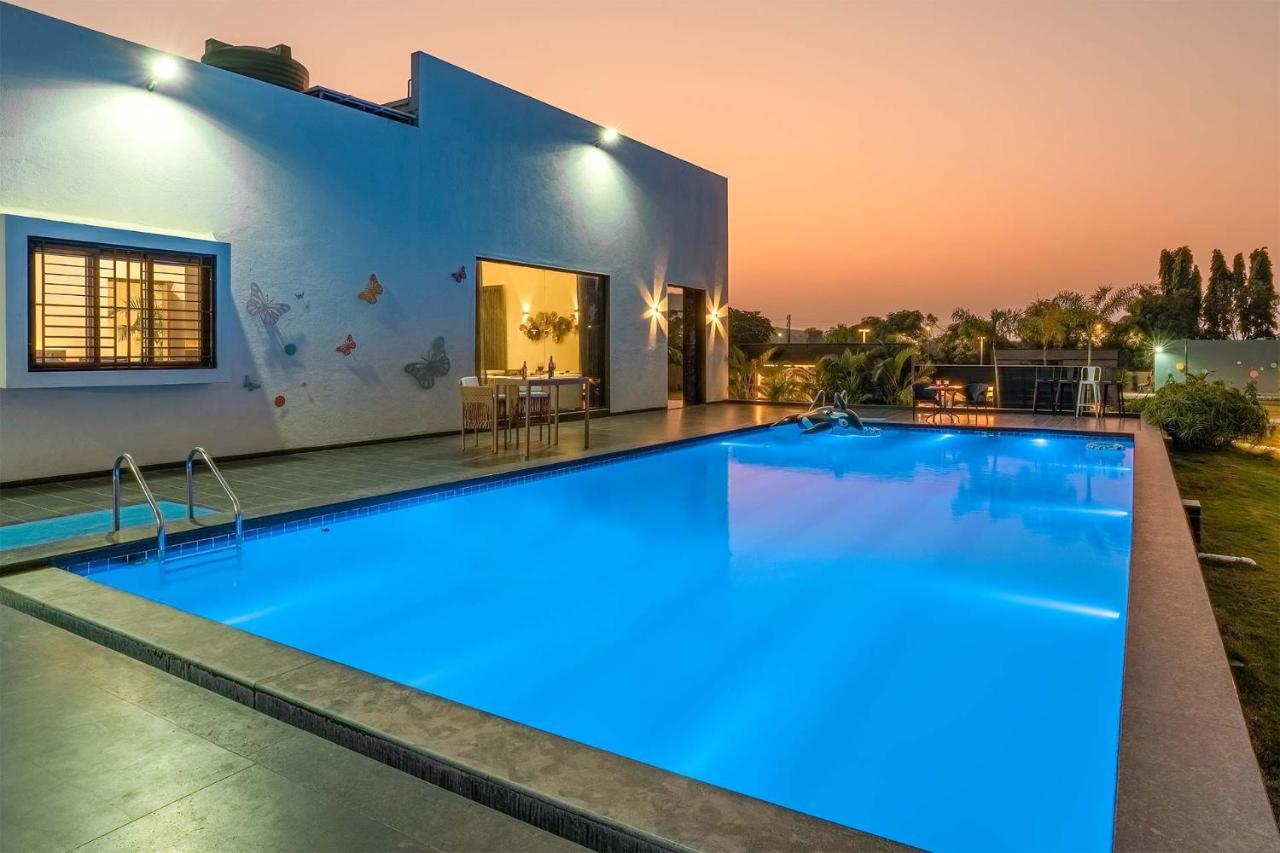 Stayvista'S Le Bon Horizon - Hillside Elegance With Chic Interiors, Poolside Serenity & Picturesque Gazebo - Proximity To Sula Нашик Екстериор снимка