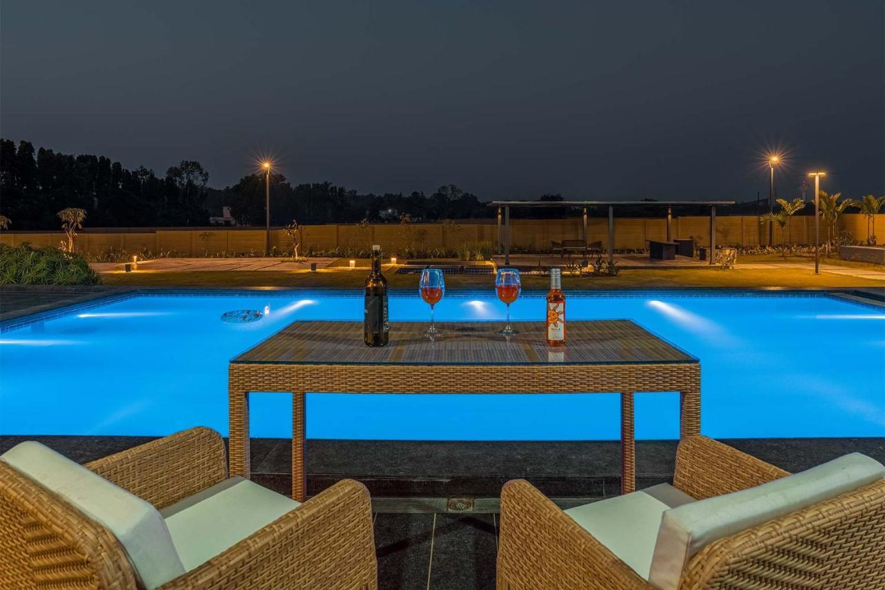 Stayvista'S Le Bon Horizon - Hillside Elegance With Chic Interiors, Poolside Serenity & Picturesque Gazebo - Proximity To Sula Нашик Екстериор снимка